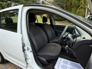 /photos/197/26e9c712-9832-dbc1-a9e9-1083b49f194f_i320x240.jpg