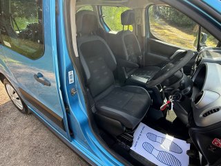 /photos/197/7790130d-3ef2-8a8f-38c5-de89b4700fbc_i320x240.jpg